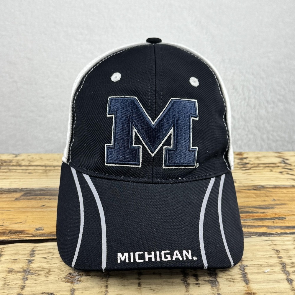 Michigan Wolverines Hat Cap Fitted Mens‎ Large Navy White NCAA Football Trucker